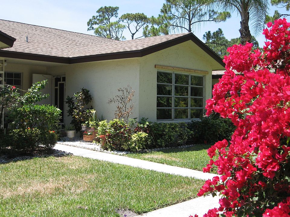 Entry with Garden view