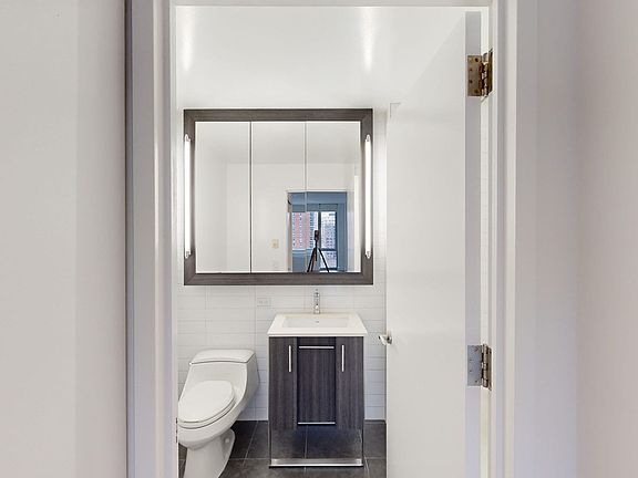 4th image of 801 Amsterdam Ave APT 9H