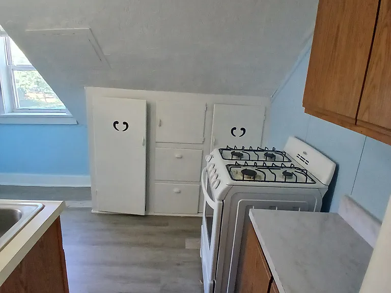 1310 E Broadway St #3 — Photo 8