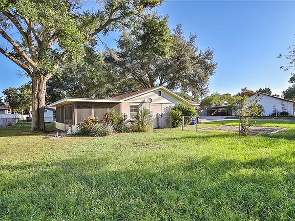 4th image of 1391 W Honeytree Dr