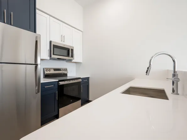 857 Bergen Avenue image 3 of 46