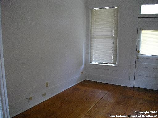 3rd image of 613 Ormond St
