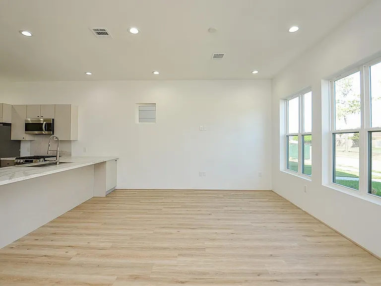 15000 S Richmond Ave #4 — Photo 8