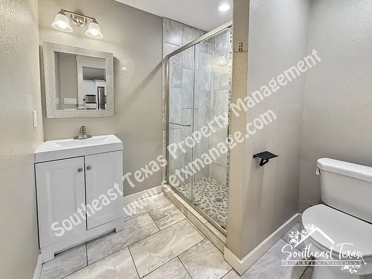 990 Springdale St — Photo 9