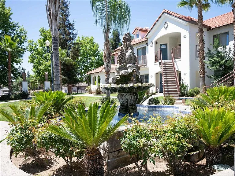 Dominion Courtyard Villas — Photo 24