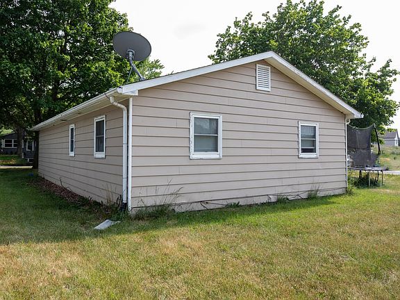 2nd image of 2001 Bowie Ct