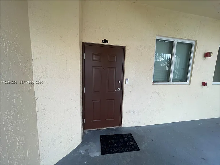 2903 SE 17th Ave #110 — Photo 2