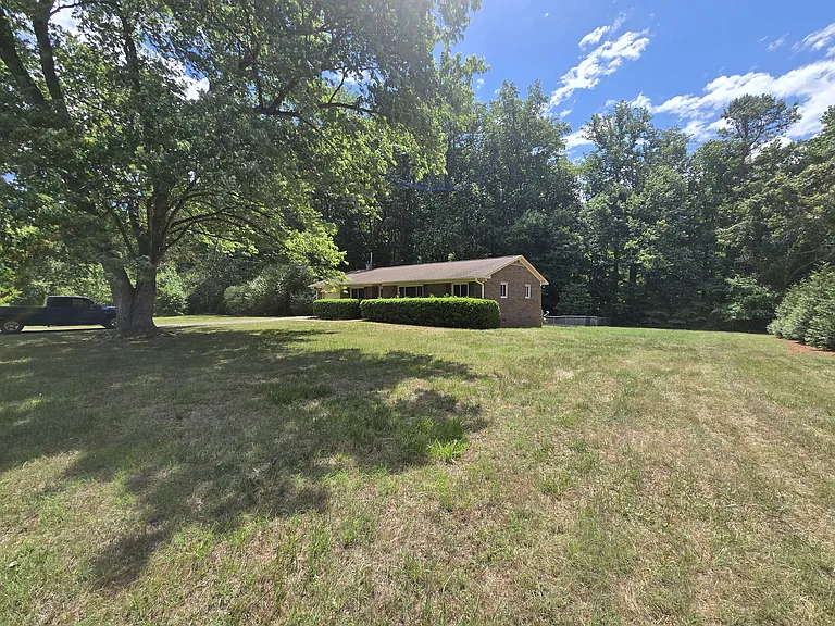 1113 New Hope Church Rd — Photo 2