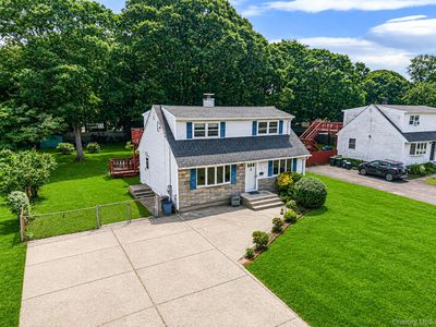 146 Dawn Drive, Centereach, NY, 11720