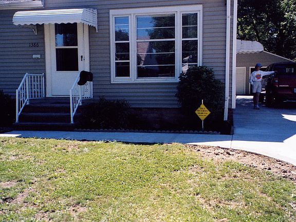 3rd image of 1386 Orchard Heights Dr