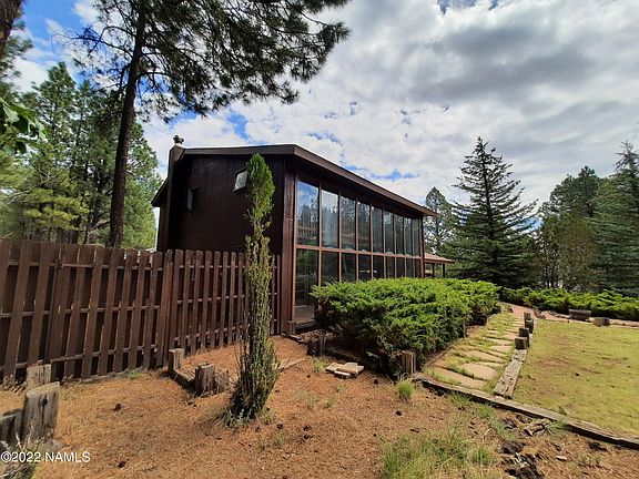 3rd image of 2051 N Timberline Rd