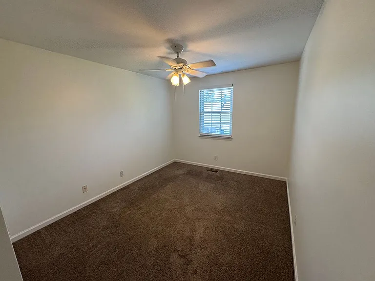 834 Brentwood Point — Photo 21