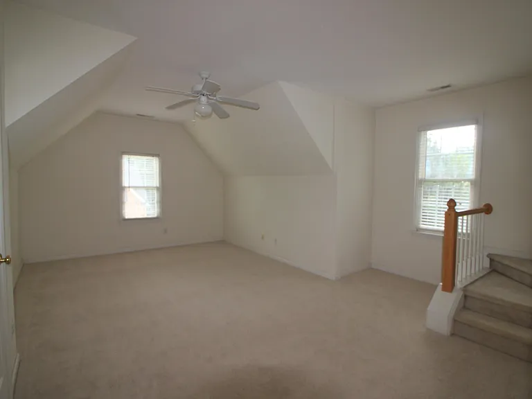 304 Peachtree Point Ct — Photo 21