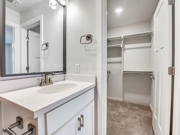 608 Blue Fish Ct — Photo 7