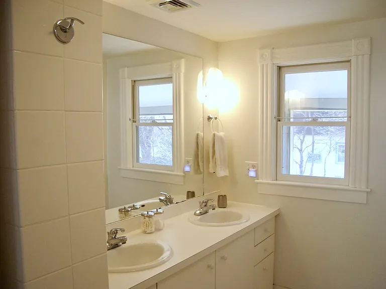 74 Cottage St — Photo 11