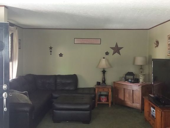 3rd image of 823 Pearl St