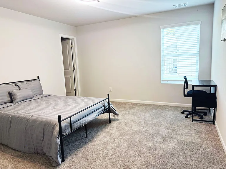 Fourwood Dr — Photo 1