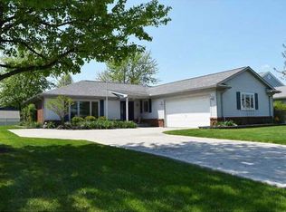 320 Virginia Dr, Wauseon, OH 43567