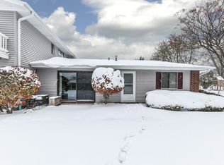 21 Eastham Ct #21, Schaumburg, IL 60193