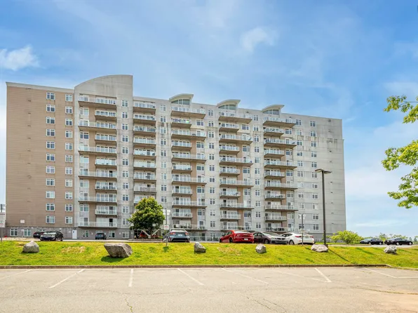 60 Walter Havill Dr #307, Halifax, NS B3N 0A9