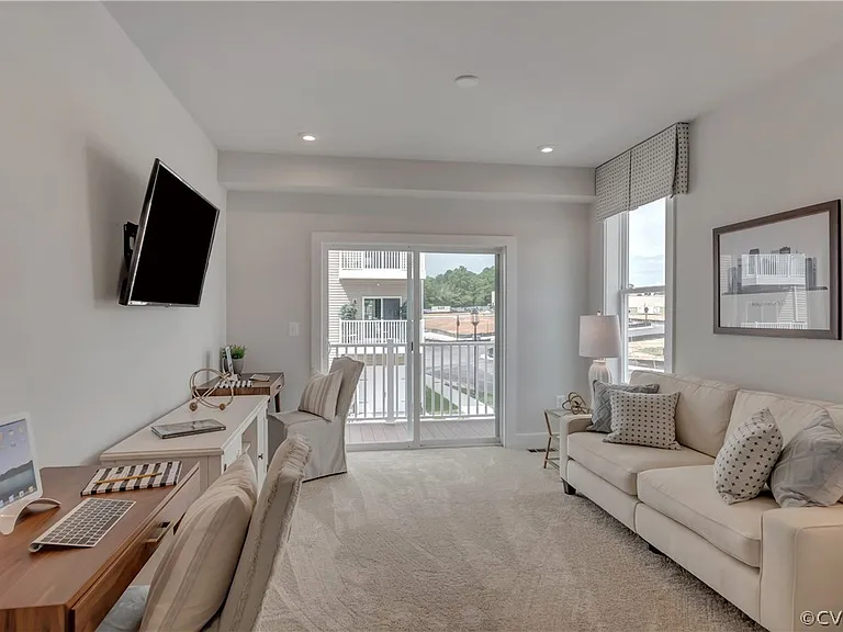 2636 Lassen Walk #A — Photo 17