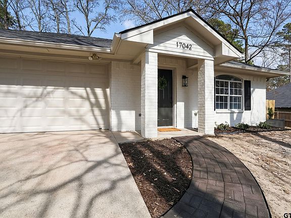 3rd image of 17042 Mary Martin Dr