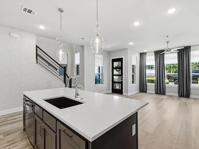 7129 Laurel Rdg — Photo 10
