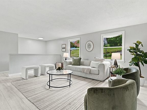 5th image of 105 Locust Ln