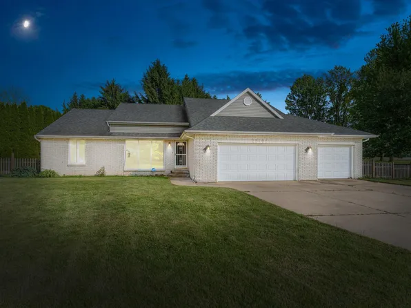 22401 Happy Dr, Cassopolis, MI 49031
