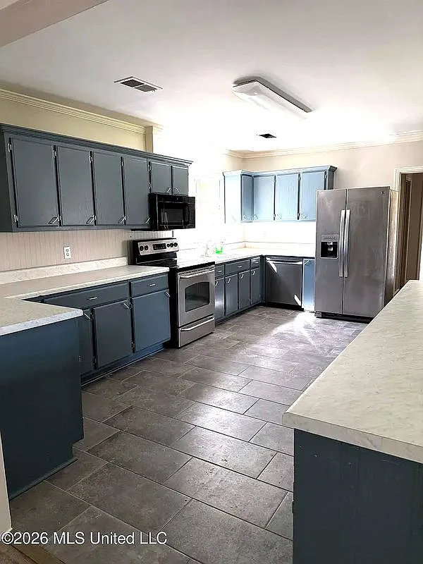 3 bed, 2.0 bath, 1710 sqft, $1,800 — Photo 2