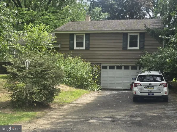 126 Valley Dr, Churchville, PA 18966