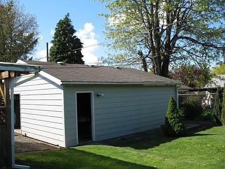 2nd side of detached garage- 12 x20 insulated 