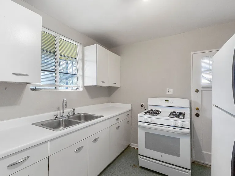3809 Maplewood Ave #A — Photo 4