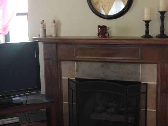 4th image of 3215 Ashwood Dr