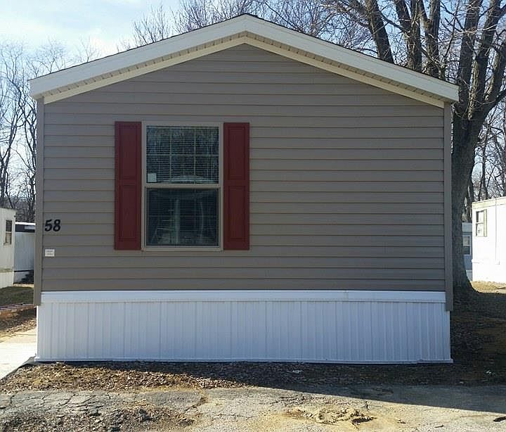 2nd image of 303 Hanakoa St