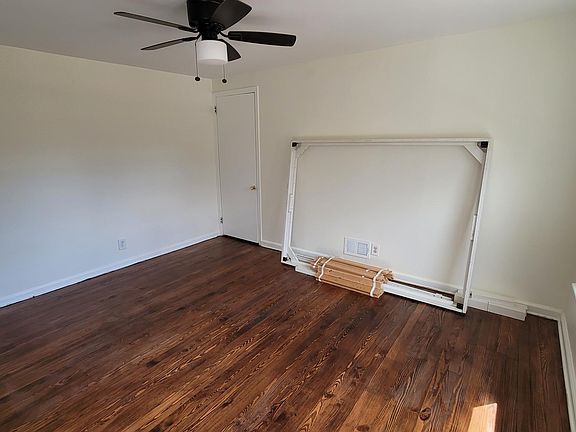 4th image of 1480 Easton Ave