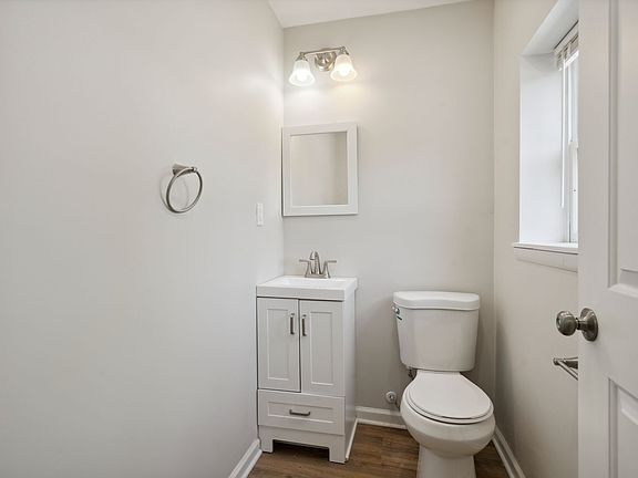 4th image of 611 Old Elm St APT 1