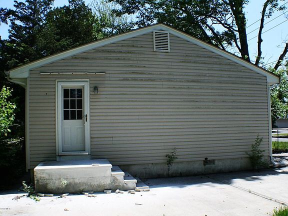 5th image of 2806 Adams Ave