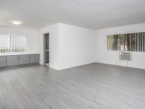 5th image of 450 S Los Robles Ave APT 3