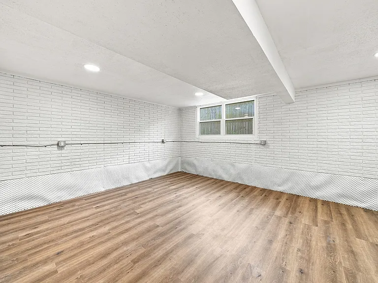 3416 W Columbia Ave — Photo 22