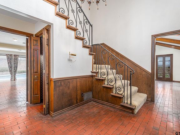 2nd image of 3412 Heines Dr
