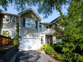 475 Green Mountain Rd, Mahwah, NJ 07430