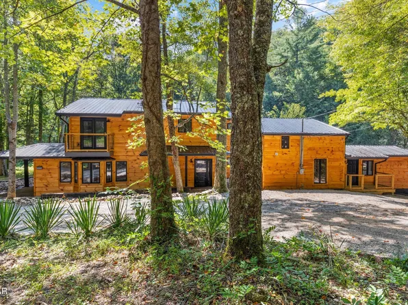 4031 Chamberlain Ln, Sevierville, TN 37862