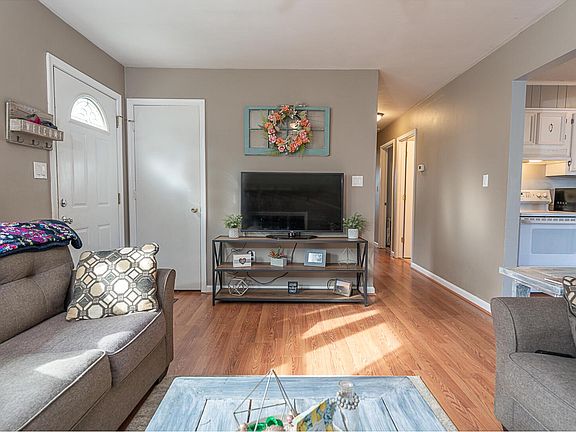 5th image of 5518 N Garden Ln