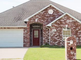 1108 Mahar Dr, Perkins, OK 74059