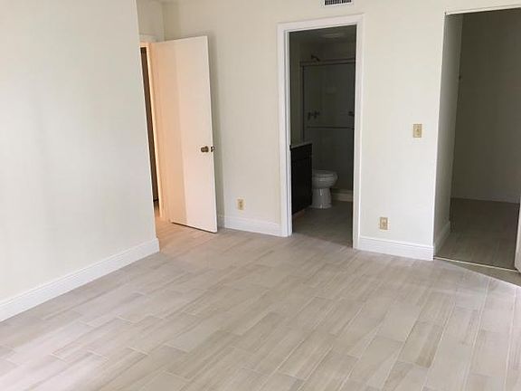 4th image of 724 Sunny Pine Way APT B1