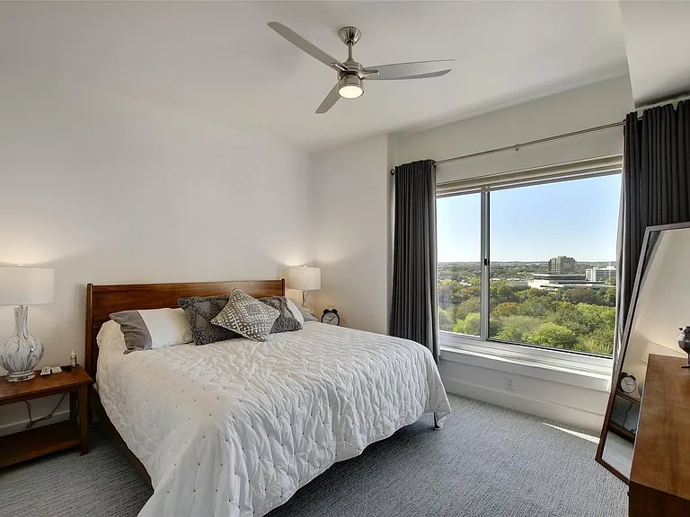 603 Davis St #1011 — Photo 16