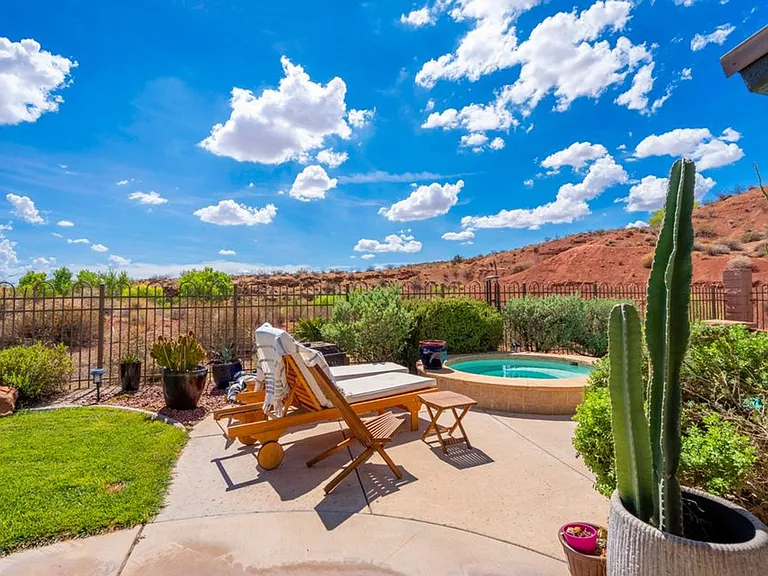 2329 N Prospector Ln — Photo 43