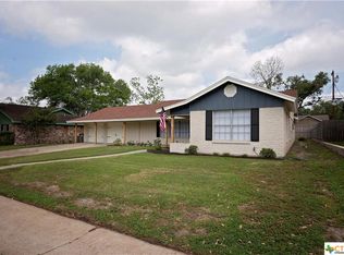 202 Canterbury Ln, Victoria, TX 77904