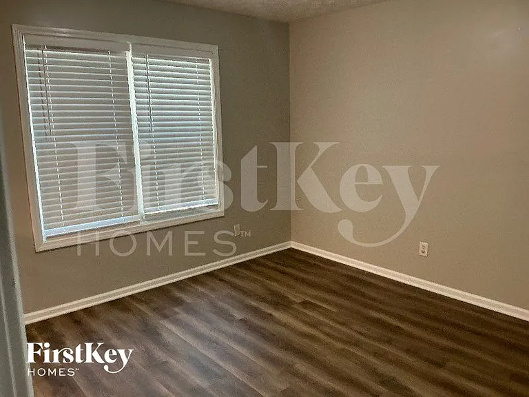 1303 Post Oak Ct — Photo 3